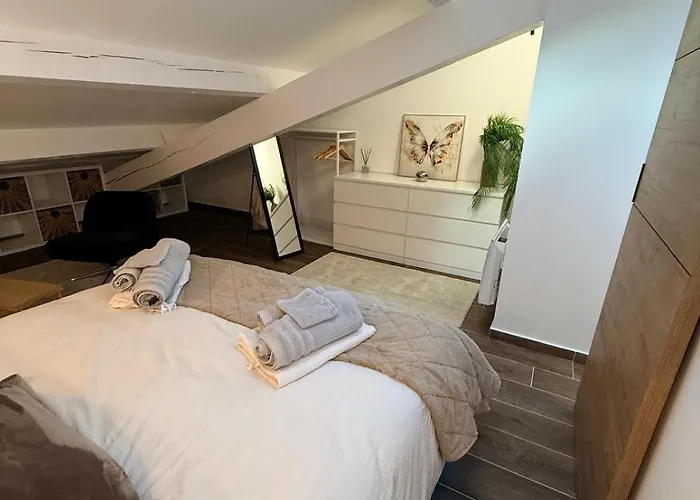 Parenthèse Design, Calme, Clim Et Parking Sécurisé